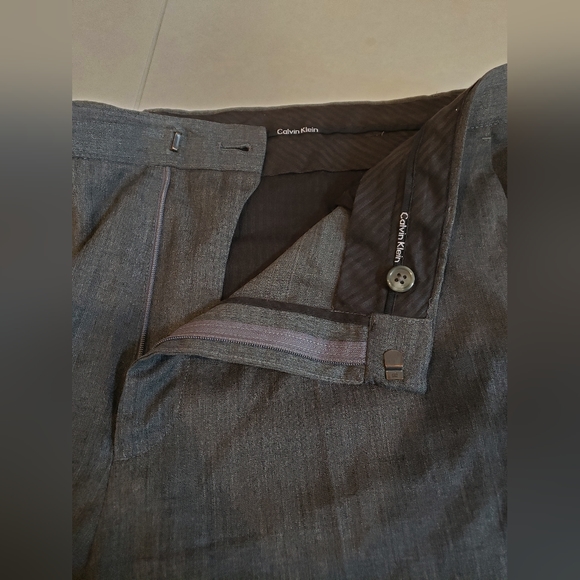 Men's Calvin Klein grey dress pants - Picture 3 of 6